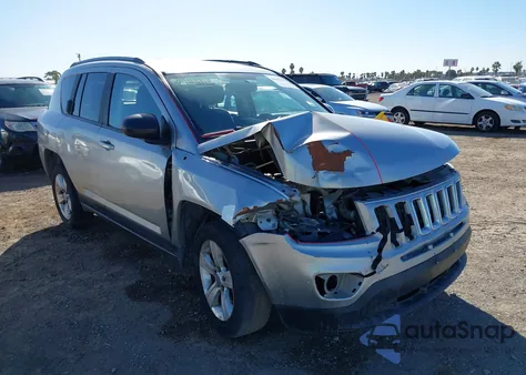 2016 Jeep Compass Sport z USA, uszkodzony, nr VIN 1C4NJCBA8GD568378